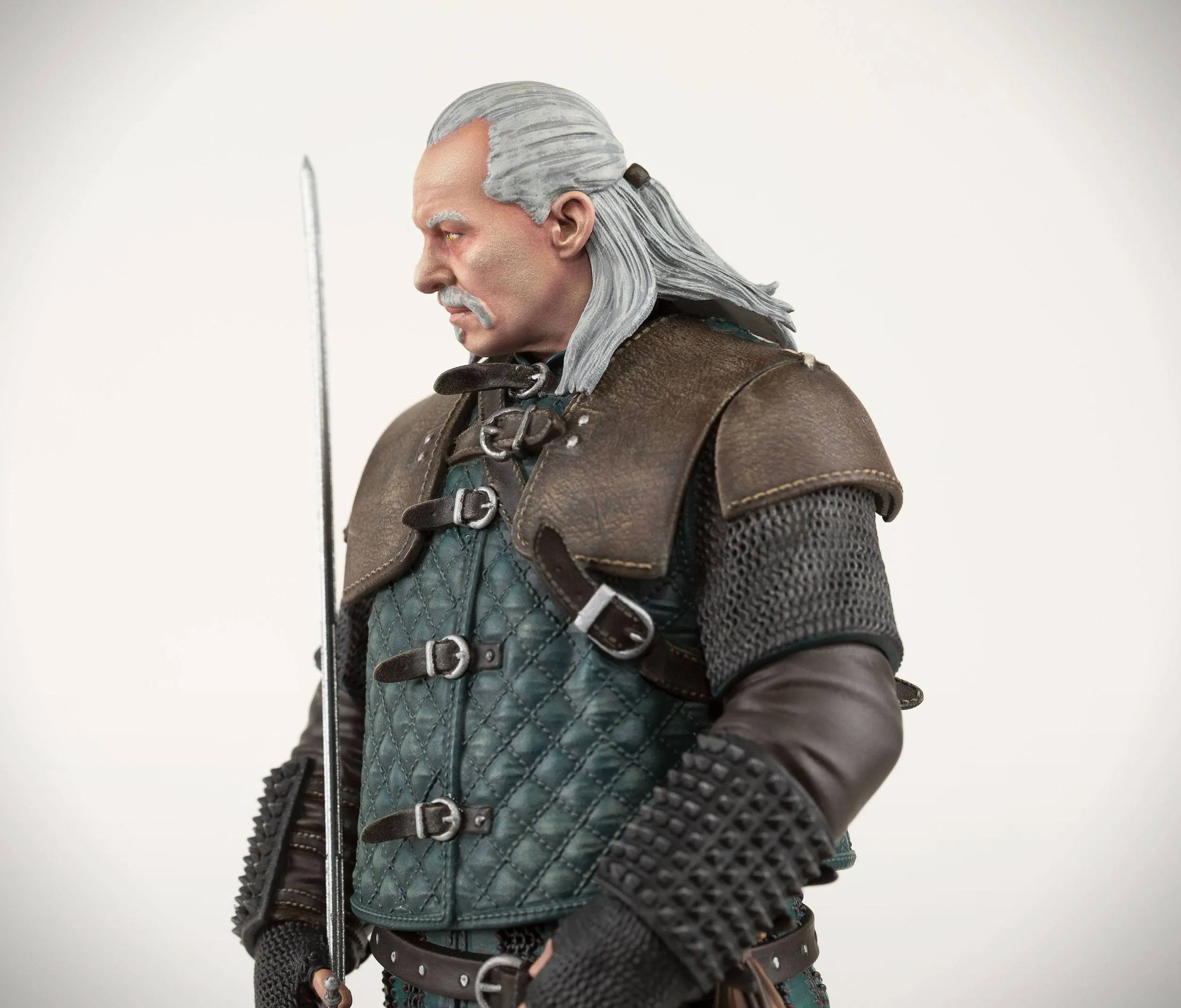 Dark Horse Comics Witcher 3 Wild Hunt Vesemir PVC Statue